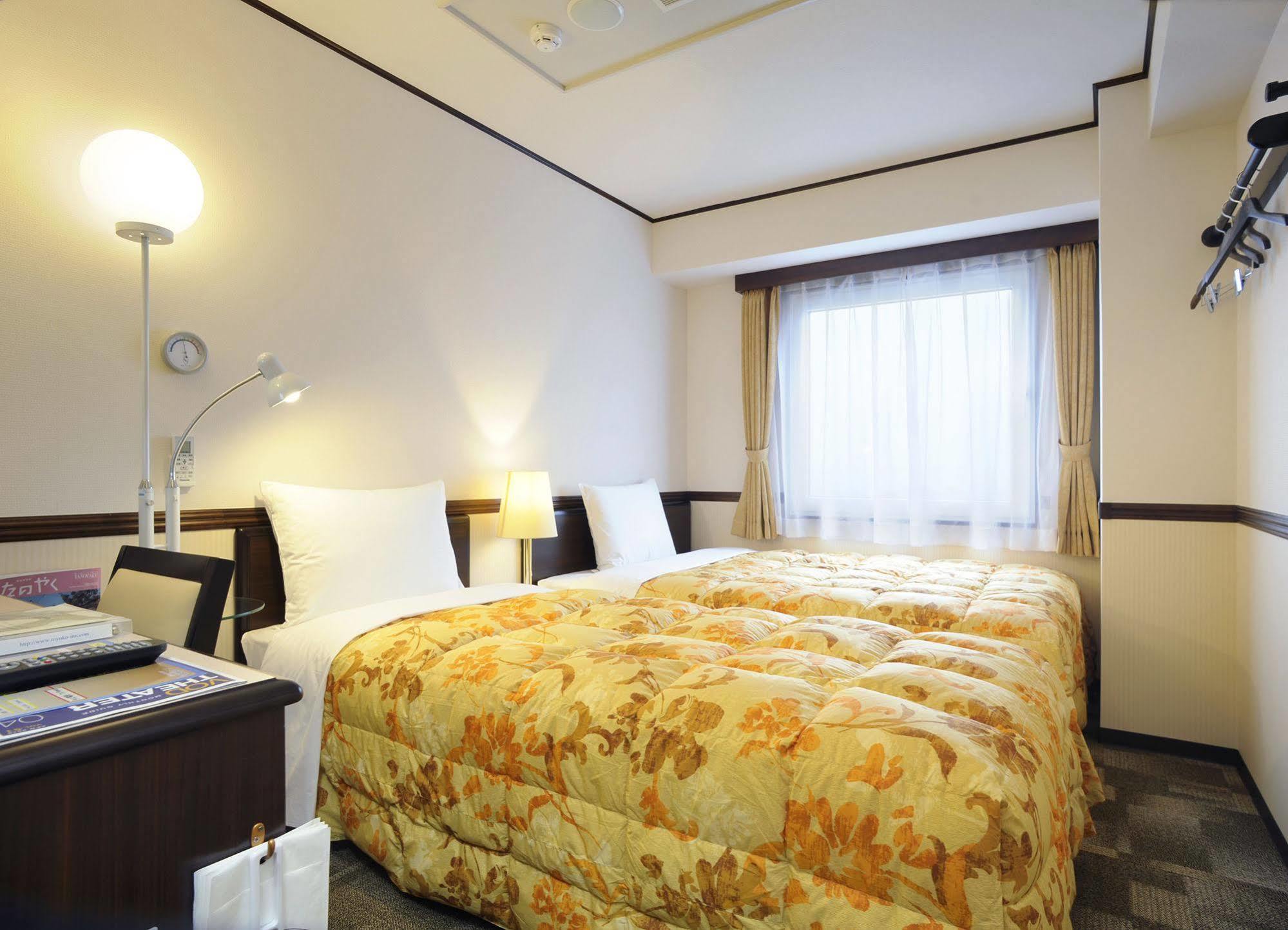 Toyoko Inn Sendai Nishi-Guchi Hirose-Dori Экстерьер фото