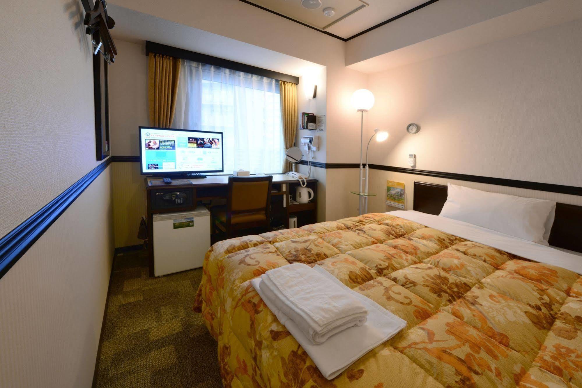 Toyoko Inn Sendai Nishi-Guchi Hirose-Dori Экстерьер фото